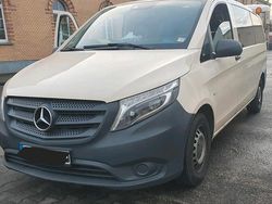 Gelb Gebraucht 2016 Mercedes Vito Van | 11.800 €