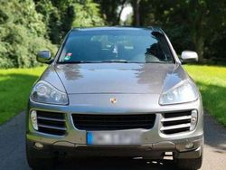 Grau Gebraucht 2010 Porsche Cayenne SUV | 12.000 € (Fairer Preis)