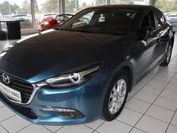 Blau Gebraucht 2018 Mazda 3 Limousine | 16.410 € (Etwas zu teuer)