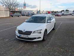Weiß Gebraucht 2018 Skoda Superb Style Kombi | 18.500 € (Guter Preis)