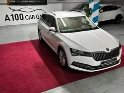 Bila candy/candyweiss Gebraucht 2020 Skoda Superb Style Kombi | 20.500 € (Guter Preis)