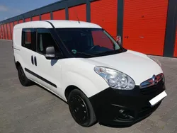 Weiß Gebraucht 2015 Opel Combo Van / Kleinbus | 7.900 € (Fairer Preis)