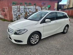 Weiß Gebraucht 2014 Mercedes B180 Van / Kleinbus | 11.800 € (Etwas zu teuer)