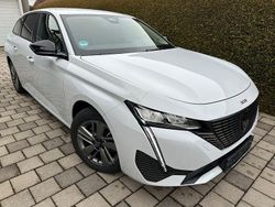 Weiß Gebraucht 2024 Peugeot 308 Allure Kombi | 21.990 € (Superpreis)