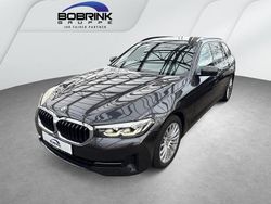 Grau Gebraucht 2020 BMW 520 Performance Kombi | 27.940 € (Fairer Preis)
