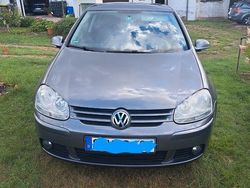 Grau Gebraucht 2006 VW Golf V Trendline Limousine | 2.800 € (Guter Preis)