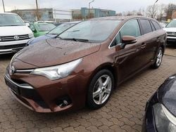 Braun Gebraucht 2015 Toyota Avensis Business Edition Kombi | 7.990 € (Fairer Preis)