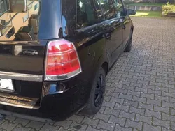 Schwarz Gebraucht 2006 Opel Zafira Van / Kleinbus | 4.000 € (Teuer)