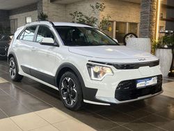 Weiß (ud) schneeweiss Gebraucht 2022 Kia e-Niro Edition 7 SUV | 24.300 € (Guter Preis)