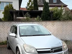 Silber Gebraucht 2004 Opel Astra Limousine | 1.600 € (Guter Preis)