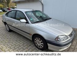 Silber Gebraucht 2002 Toyota Avensis Sol Limousine | 1.891 € (Guter Preis)