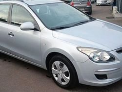 Silber Gebraucht 2010 Hyundai i30 Edition+ Kombi | 2.890 € (Guter Preis)