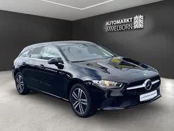 Schwarz Gebraucht 2022 Mercedes CLA250e Limousine | 24.700 €