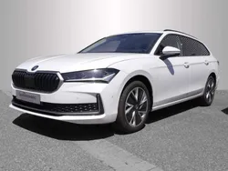 Weiß Gebraucht 2025 Skoda Superb Selection Kombi | 45.990 €