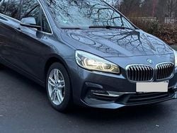 Grau Gebraucht 2018 BMW 220 Gran Tourer Luxury Line Van / Kleinbus | 16.000 € (Fairer Preis)