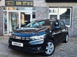 Perlmuttschwarz Gebraucht 2023 Dacia Sandero Kleinwagen | 15.980 € (Fairer Preis)