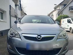 Grau Gebraucht 2009 Opel Astra Cosmo Limousine | 7.900 €