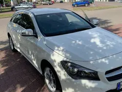 Weiß Gebraucht 2016 Mercedes CLA180 Shooting Brake Kombi | 15.500 € (Guter Preis)