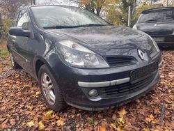 Grau Gebraucht 2006 Renault Clio III Dynamique Kleinwagen | 5.990 € (Etwas zu teuer)