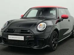 Schwarz Gebraucht 2024 Mini John Cooper Works Kleinwagen | 28.992 € (Fairer Preis)