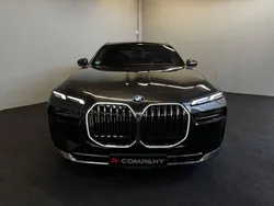 Grau Gebraucht 2023 BMW 740 Limousine | 83.500 €