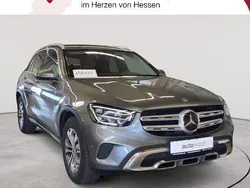 Selenitgrau metallic Gebraucht 2021 Mercedes GLC220 SUV | 31.990 € (Superpreis)