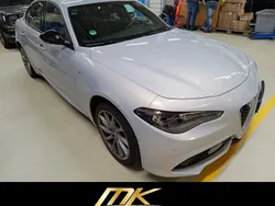 Perla lunare, metallic (metallic) Gebraucht 2024 Alfa Romeo Giulia Ti Limousine | 32.990 € (Guter Preis)