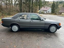 Grau Gebraucht 1985 Mercedes 190 Limousine | 4.900 €