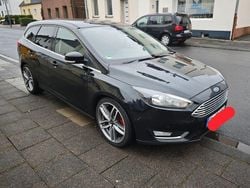 Schwarz Gebraucht 2017 Ford Focus Trend Limousine | 7.500 € (Etwas zu teuer)