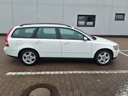 Weiß Gebraucht 2005 Volvo V50 Momentum Kombi | 1.350 € (Guter Preis)