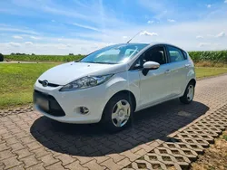 Weiß Gebraucht 2010 Ford Fiesta Kleinwagen | 3.700 € (Fairer Preis)