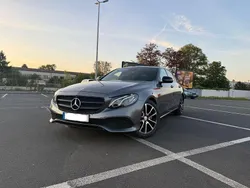 Grau Gebraucht 2017 Mercedes E250 Limousine | 22.950 € (Fairer Preis)