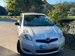 Silber Gebraucht 2009 Toyota Yaris Kleinwagen | 3.000 € (Fairer Preis)
