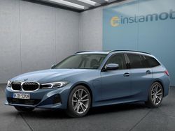 Blau Neu 2025 BMW 330e Kombi | 60.349 €