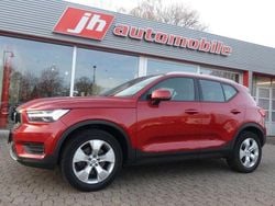 Rot Gebraucht 2018 Volvo XC40 Momentum SUV | 25.480 € (Guter Preis)