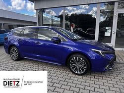 Blau Gebraucht 2024 Toyota Corolla Team Limousine | 31.880 € (Etwas zu teuer)