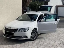 Weiß Gebraucht 2014 Skoda Superb Ambition Kombi | 8.300 € (Guter Preis)