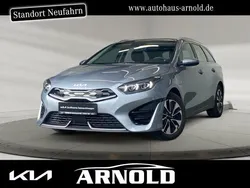Silber (lunarsilber) Gebraucht 2024 Kia Ceed Sportswagon Spirit Kombi | 25.349 € (Superpreis)