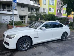 Weiß Gebraucht 2011 BMW 750 Limousine | 4.900 €