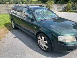 Grün Gebraucht 1999 VW Passat Basis Kombi | 1.300 € (Fairer Preis)