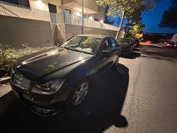 Grau Gebraucht 2011 Mercedes C220 Limousine | 7.600 €