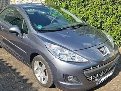 Grau Gebraucht 2010 Peugeot 207 CC Premium Cabrio | 4.499 € (Fairer Preis)
