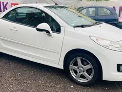 Lack weiss banquise/deckende Gebraucht 2011 Peugeot 207 CC Premium Cabrio | 6.900 €