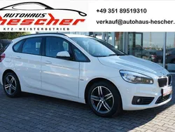 Weiß Gebraucht 2016 BMW 218 Active Tourer Sport Line Van / Kleinbus | 14.980 € (Fairer Preis)