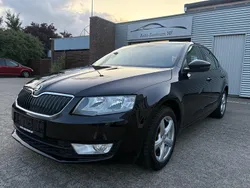 Schwarz Gebraucht 2015 Skoda Octavia Ambition Limousine | 7.960 € (Fairer Preis)