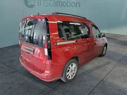 Rot Gebraucht 2021 VW Caddy Life Van / Kleinbus | 26.401 € (Fairer Preis)