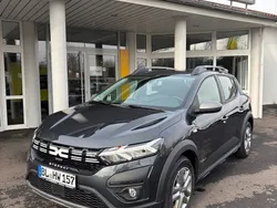 Grau Gebraucht 2023 Dacia Sandero Expression Kleinwagen | 18.490 € (Fairer Preis)