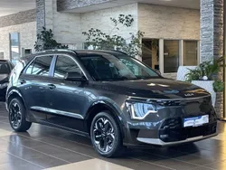 Grau Gebraucht 2022 Kia e-Niro Vision SUV | 25.900 € (Fairer Preis)