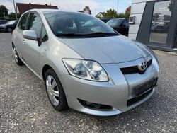 Silber Gebraucht 2009 Toyota Auris Life Limousine | 4.499 € (Guter Preis)