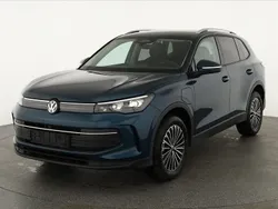 Nightshade blue metallic Neu 2025 VW Tiguan Life SUV | 48.445 € (Superpreis)